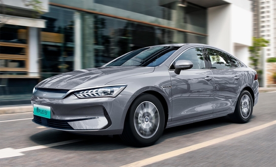 El sedán familiar eléctrico puro más vendido de BYD, Qin más EV, tiene un alcance de 500KM