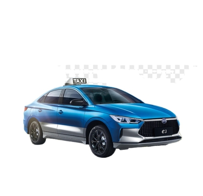 El taxi eléctrico e3 de BYD tiene un alcance de 401KM.