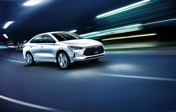 El taxi BYD E3 eléctrico puro tiene una autonomía de 401 km para un transporte fluido