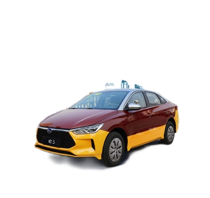 El taxi eléctrico e3 de BYD tiene un alcance de 401KM.