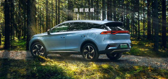 Benchmark de rendimiento: potencia híbrida con una autonomía de 121 km, tracción delantera de lujo BYD SUV Tang DMI